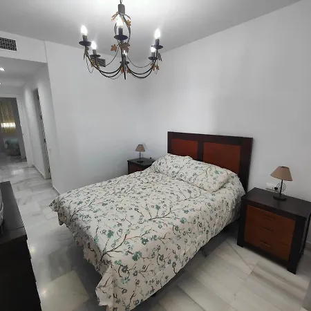 Gran Cerca De La Playa Con Piscina En El Centro Apartmán