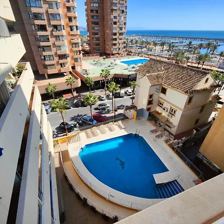 Gran Cerca De La Playa Con Piscina En El Centro Apartment