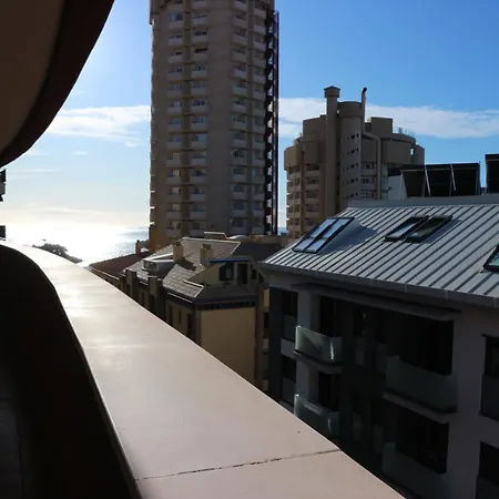 Gran Cerca De La Playa Con Piscina En El Centro Apartment *